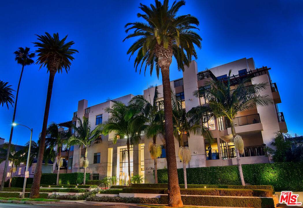 447 Doheny Dr - Photo 1