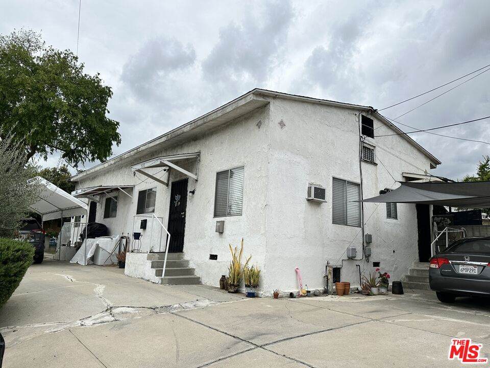5155 Henderson St - Photo 1