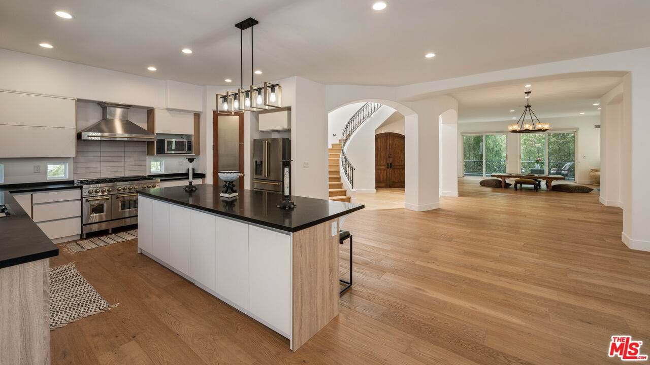 139 Westwind Mall - Photo 1