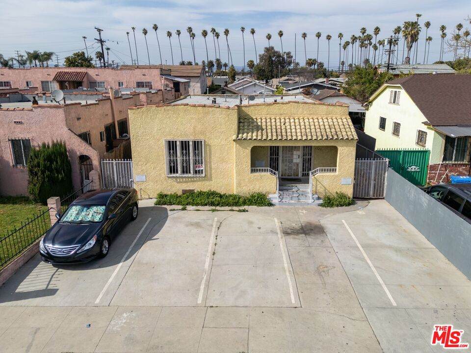 1723 52nd St - Photo 1