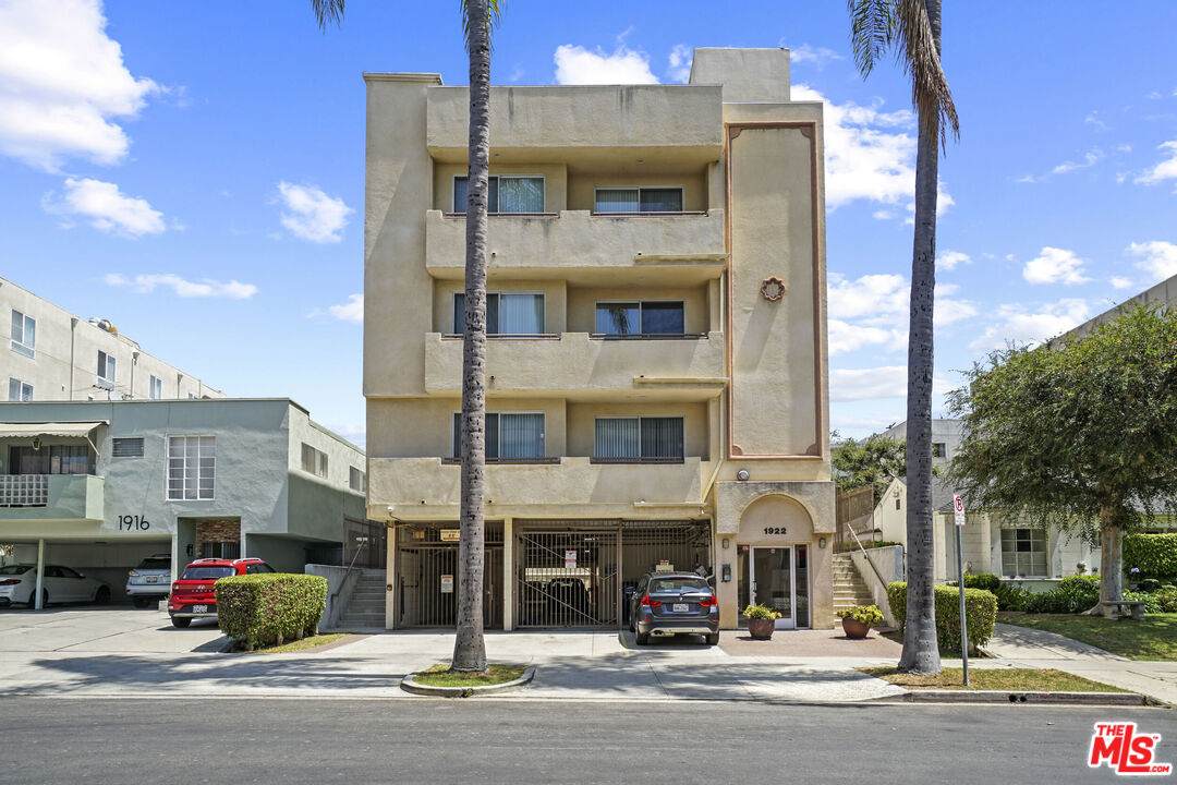1922 Selby Ave - Photo 1