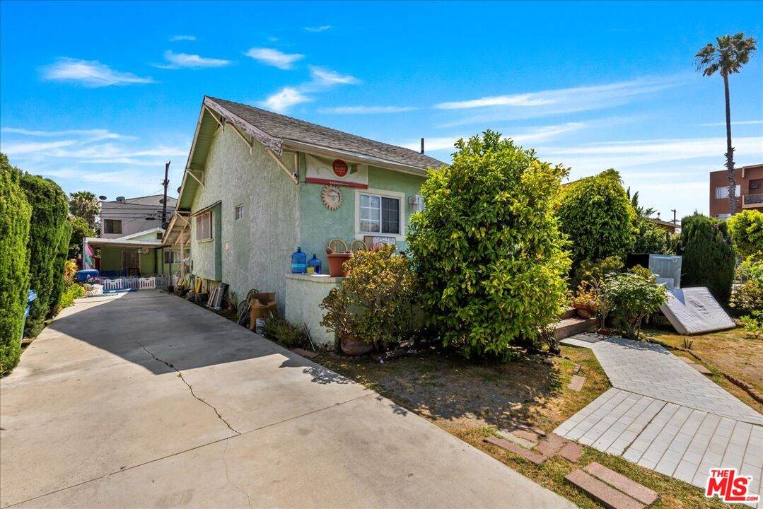 5552 Barton Ave - Photo 1