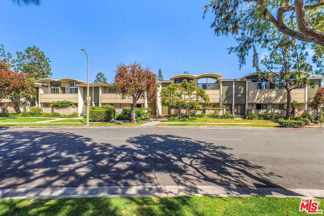 13214 Fiji Way - Photo 1