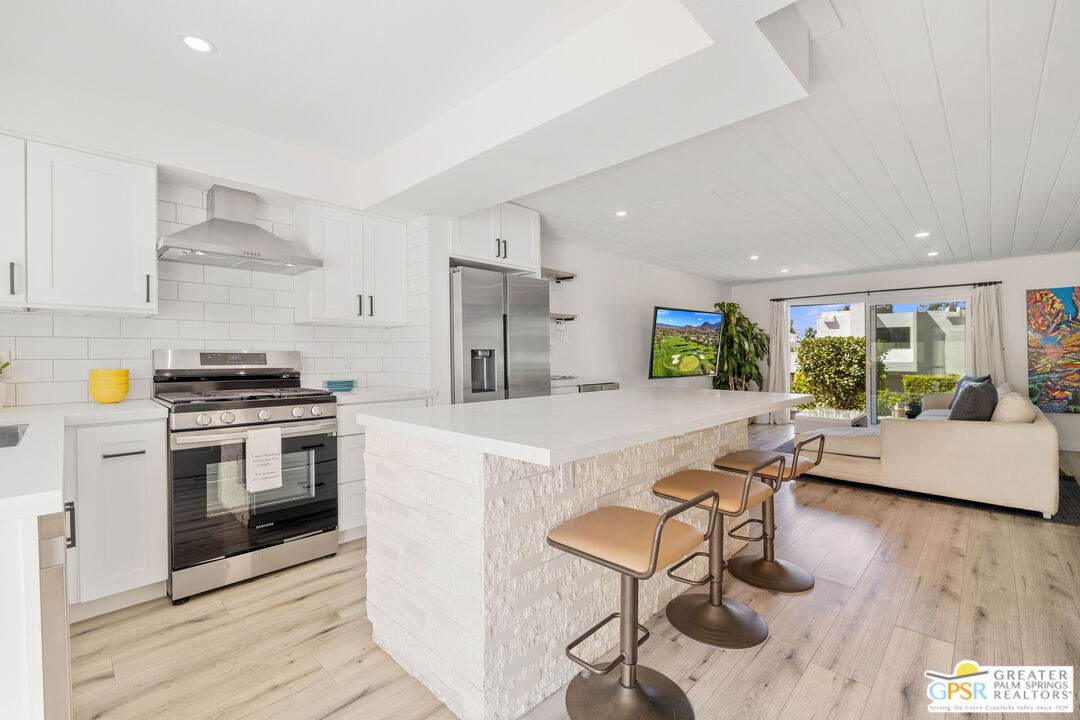 48756 Desert Flower Dr - Photo 1