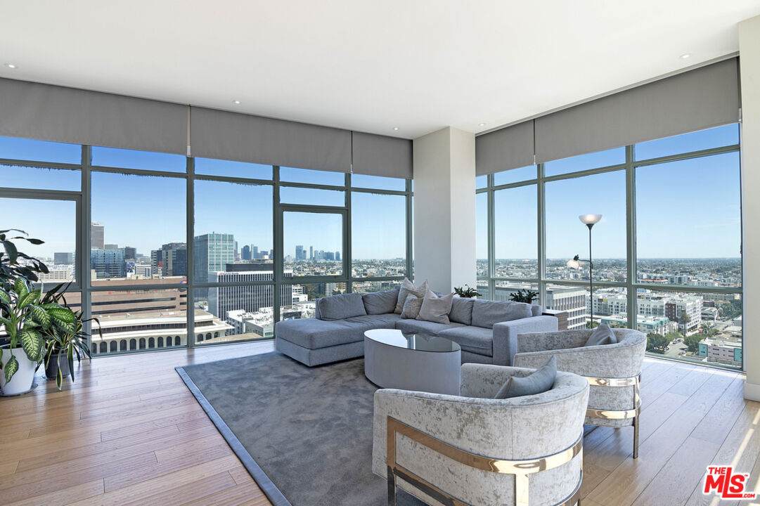 3785 Wilshire Blvd - Photo 1