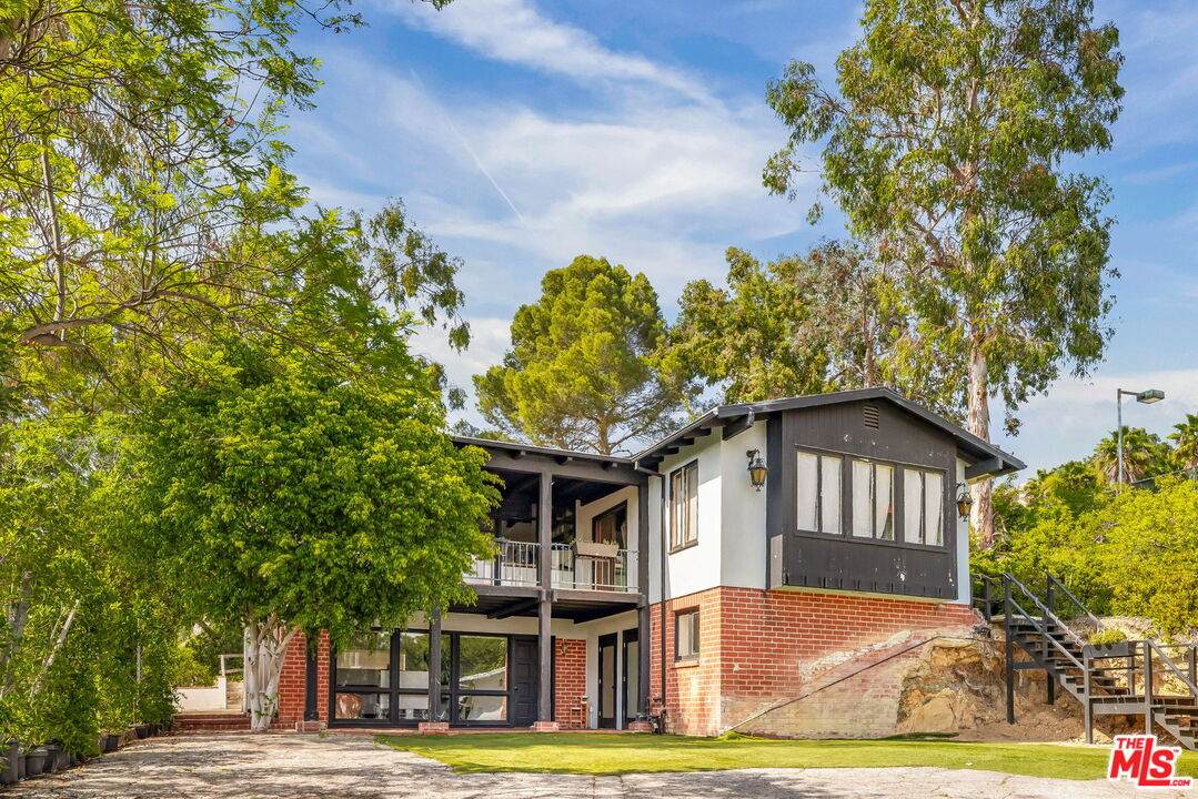 1000 Bundy Dr - Photo 1