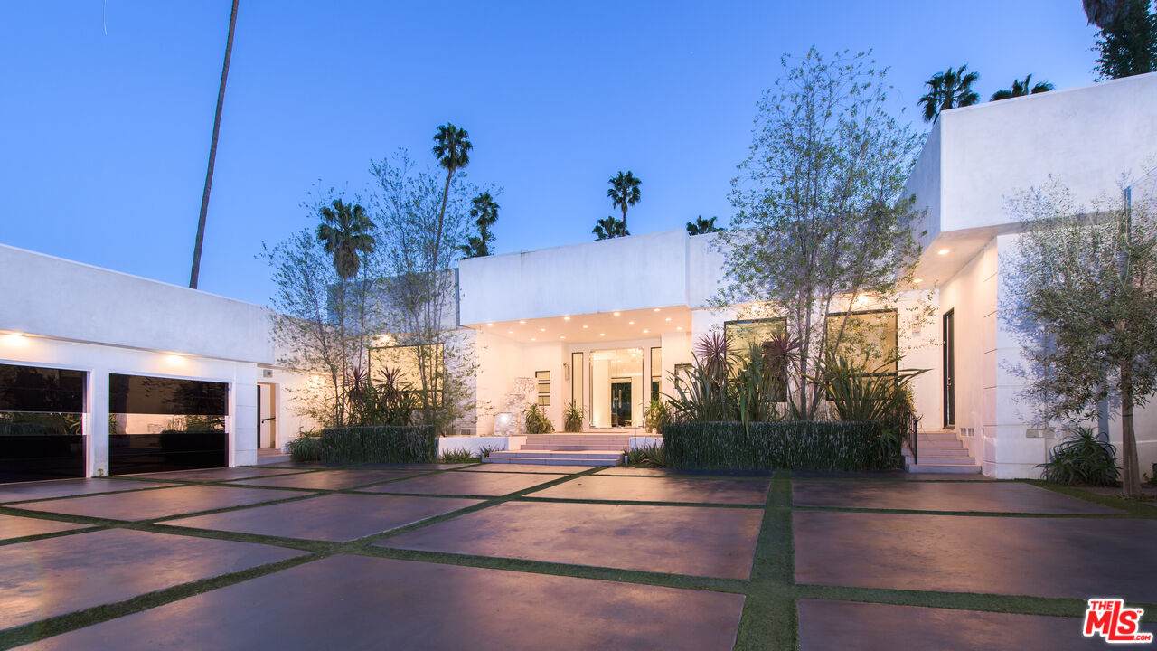 900 Hillcrest Rd - Photo 1