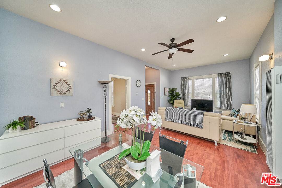 1224 Dewey Ave - Photo 1