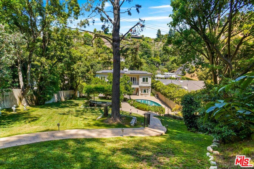 1701 Roscomare Rd - Photo 1