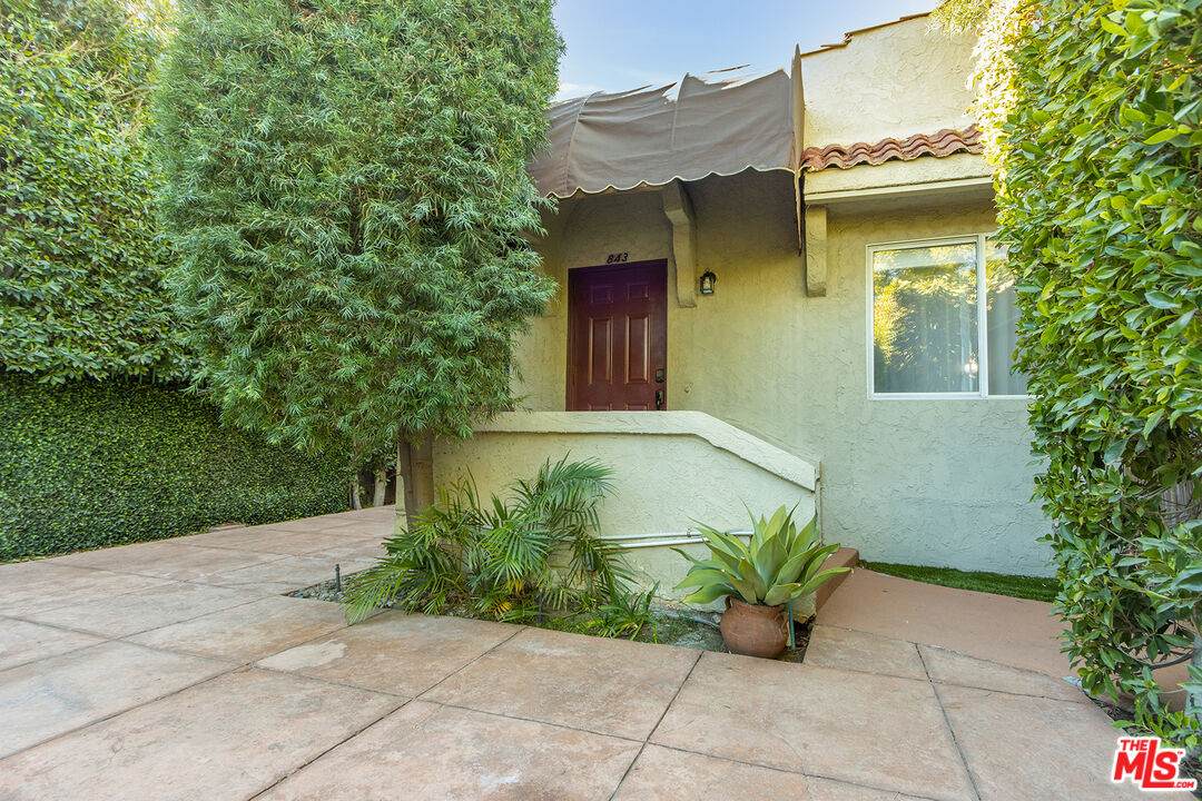 843 Ogden Dr - Photo 1