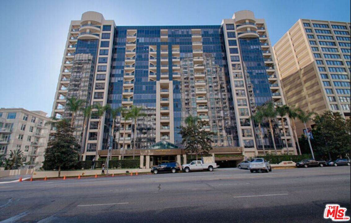 10724 Wilshire Blvd - Photo 1