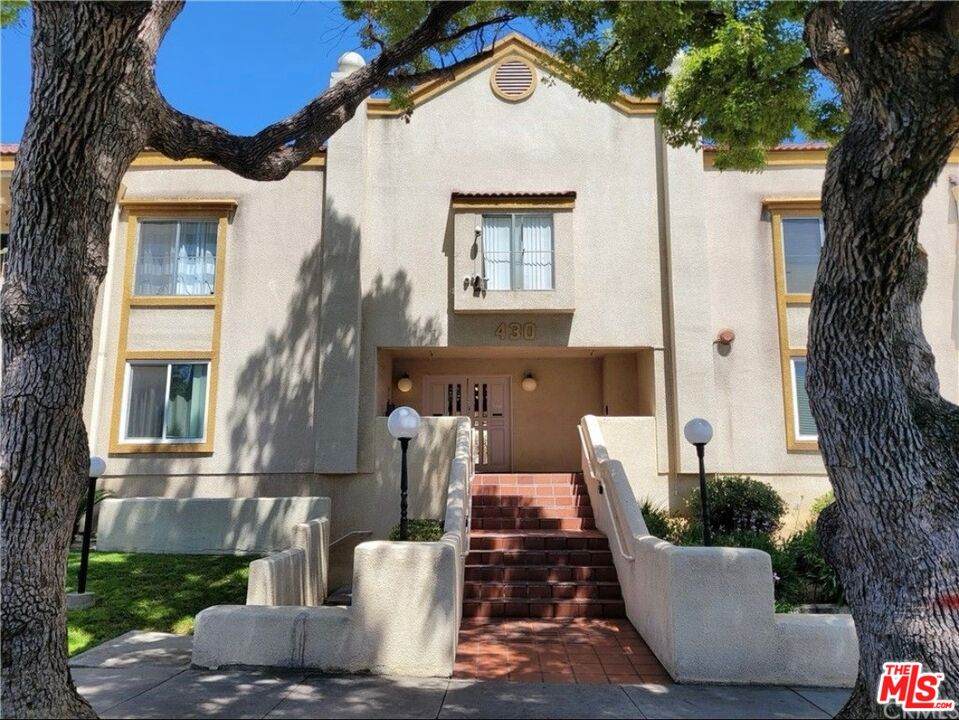 430 Holliston Ave - Photo 1