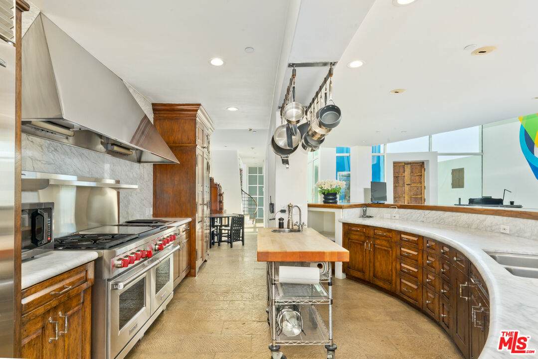 2224 Main St - Photo 1