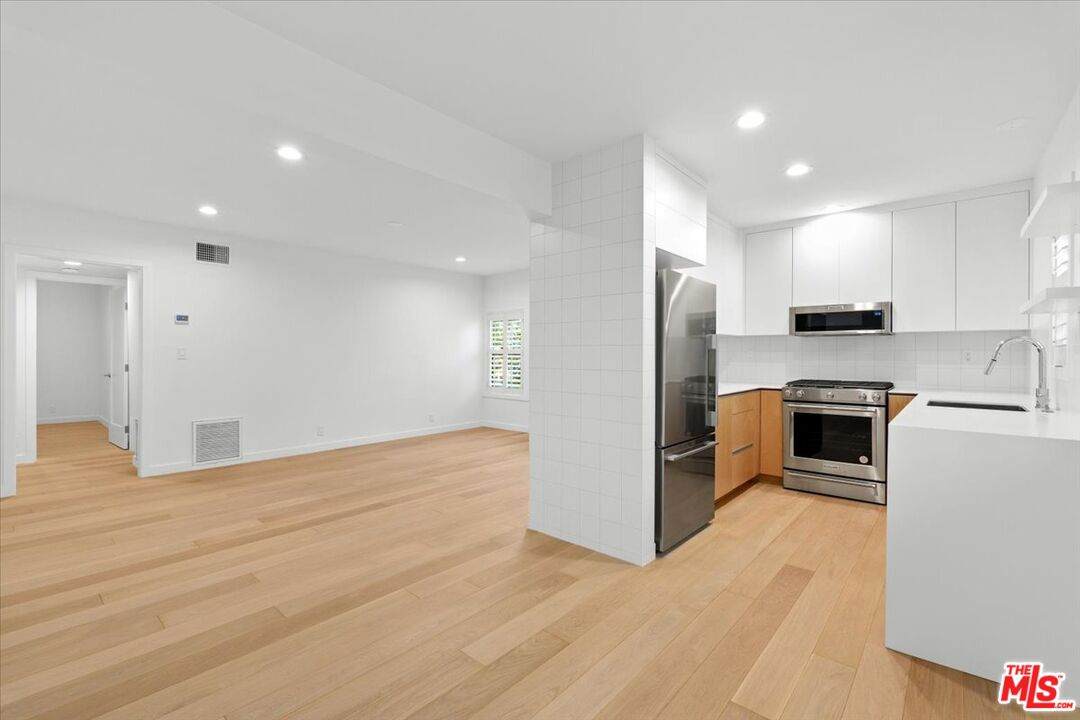 612 Huntley Dr - Photo 1