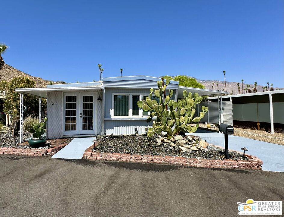 211 Newport - Photo 1