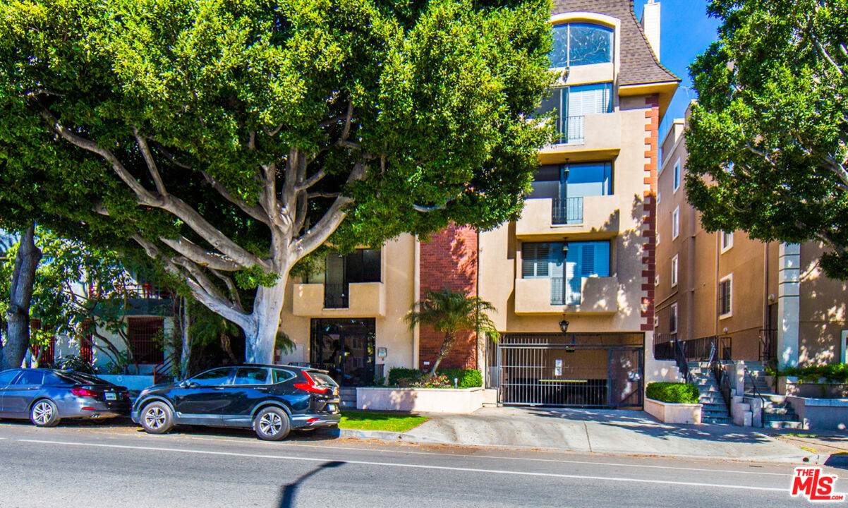 8909 Burton Way - Photo 1