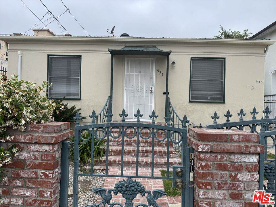 931 Sherbourne Dr - Photo 1