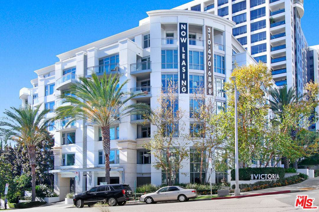 10700 Wilshire Blvd - Photo 1