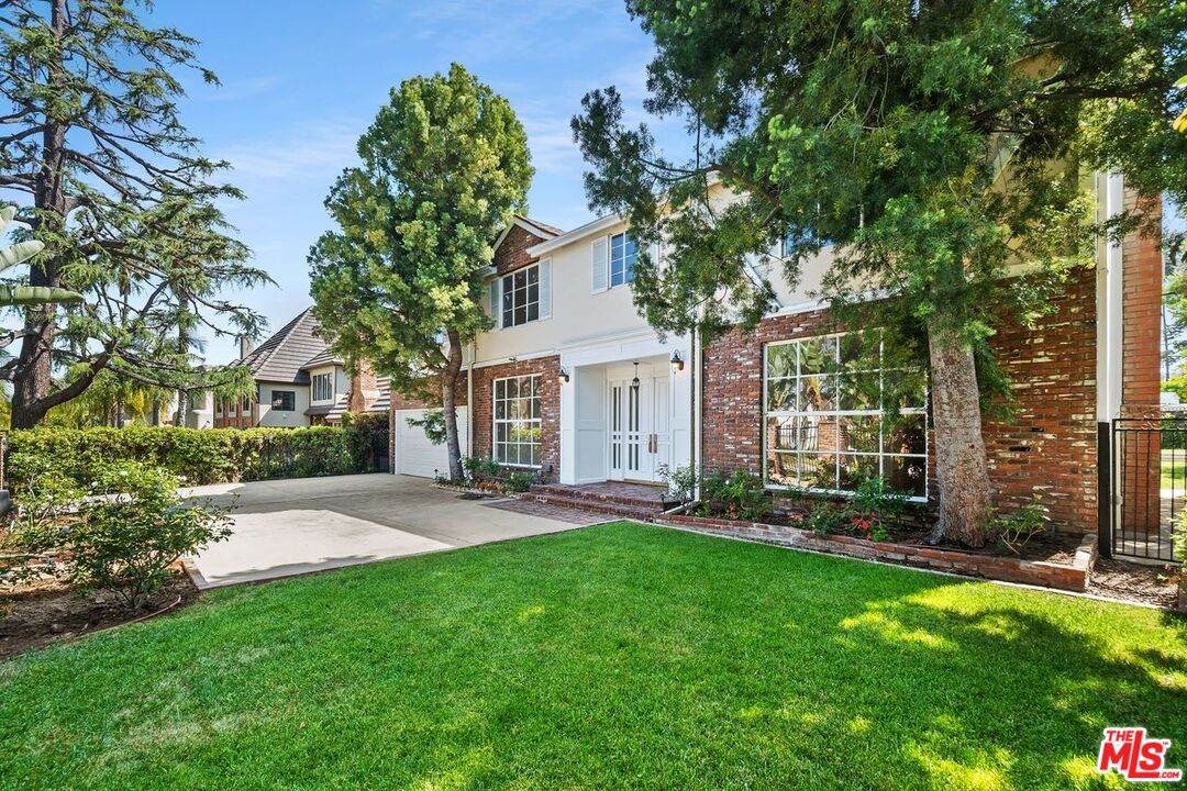517 Elm Dr - Photo 1