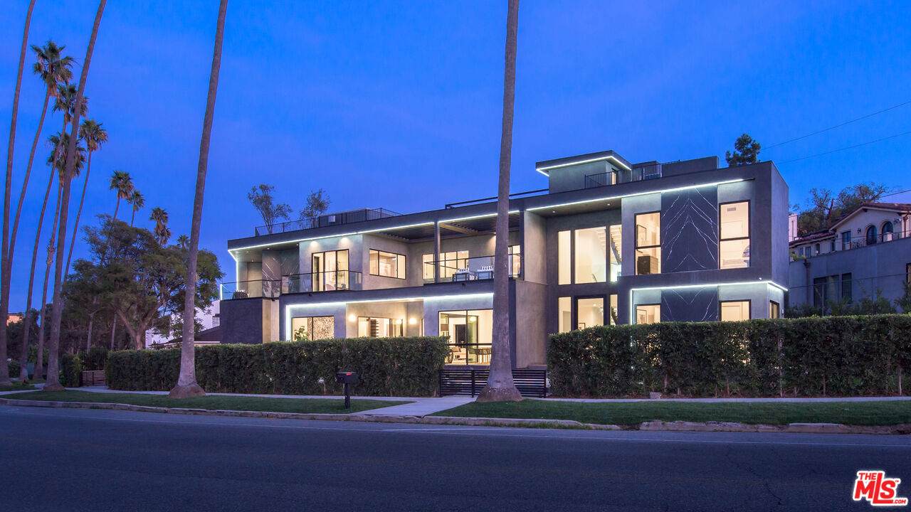 12720 Montana Ave - Photo 1