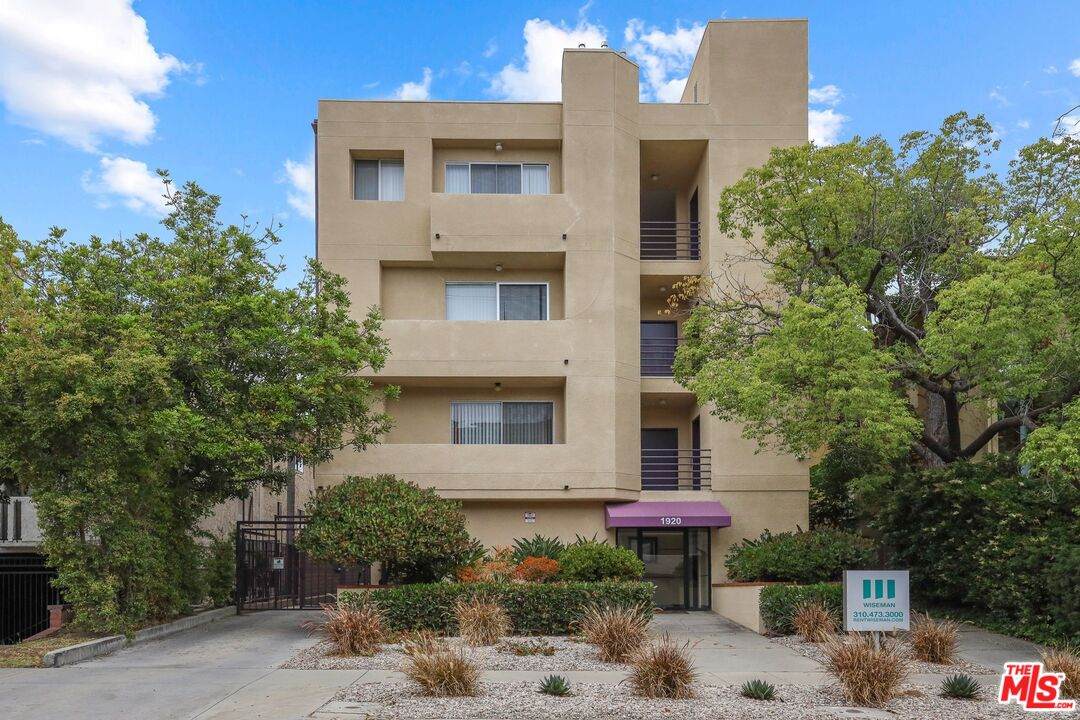 1920 Overland Ave - Photo 1