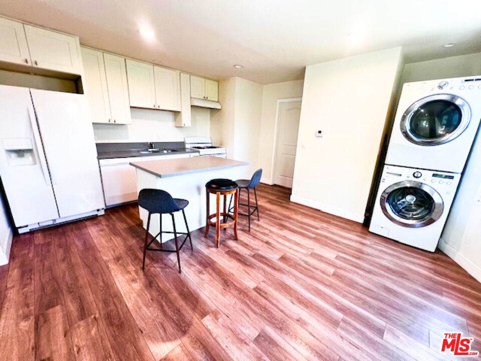 1838 Marine Ave - Photo 1