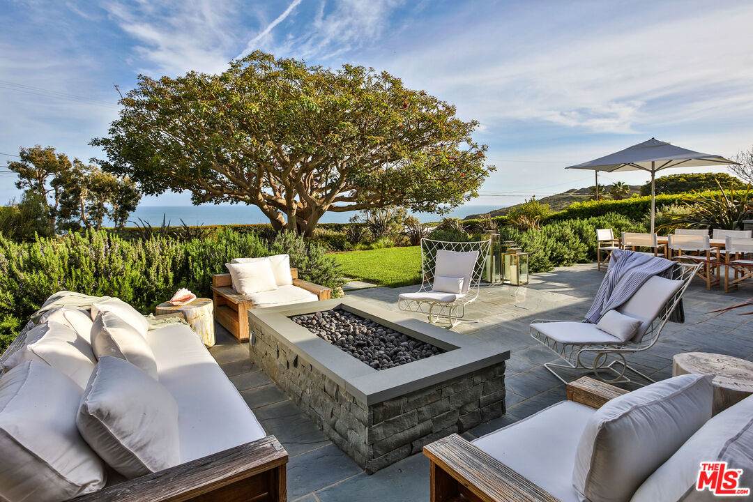 29225 Cliffside Dr - Photo 1