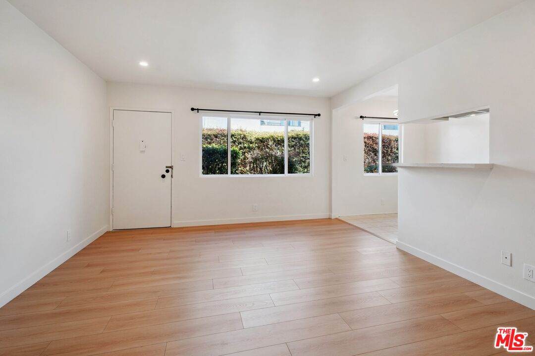 1635 Colby Ave - Photo 1