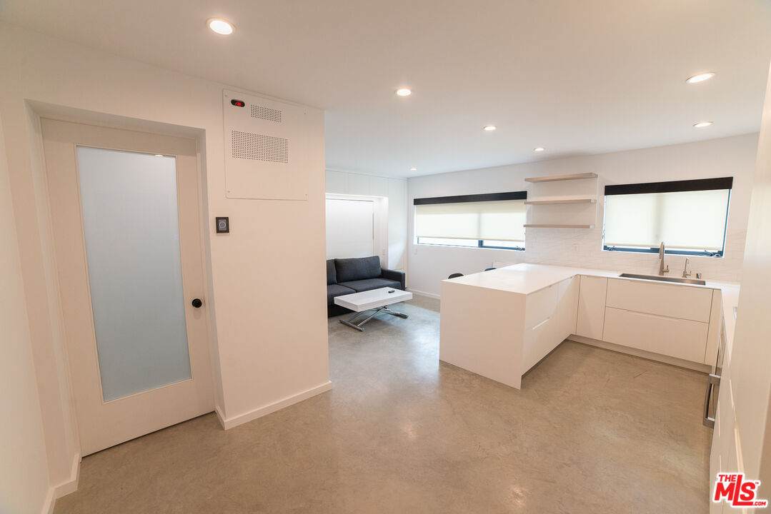 14 Brooks Ave - Photo 1