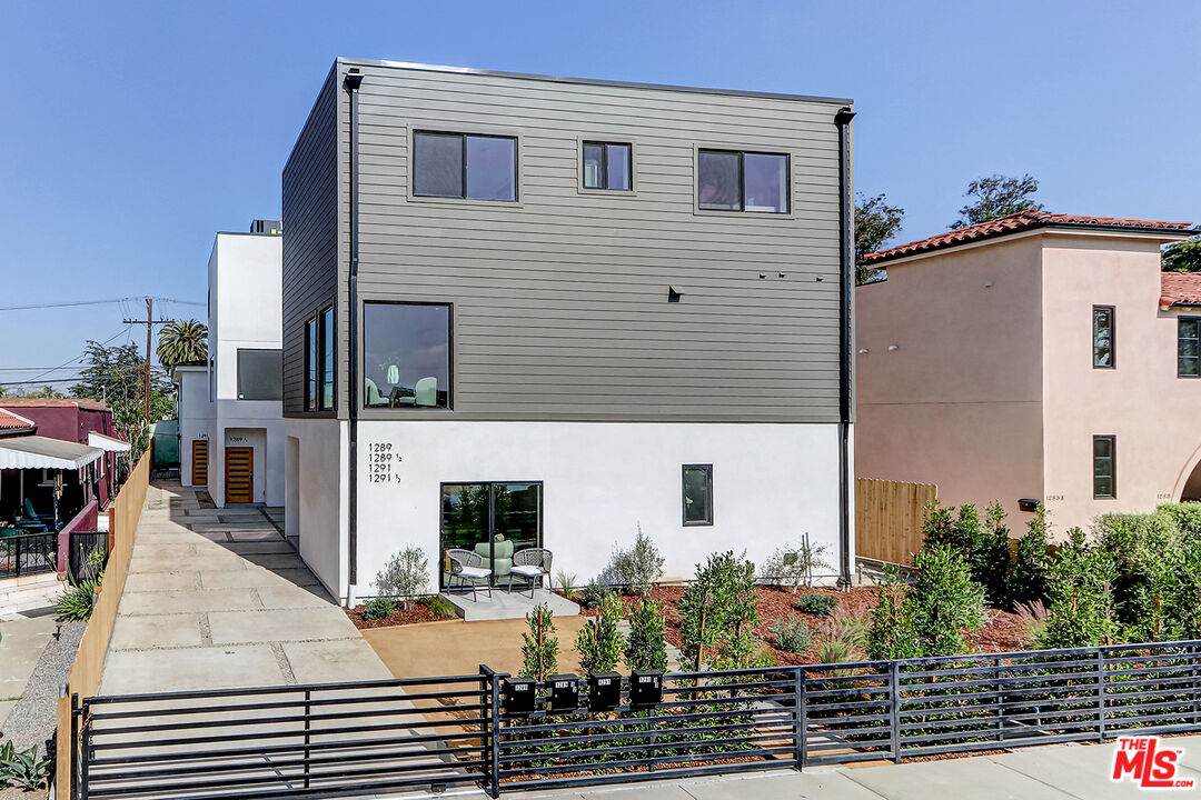 1289-1/2 Sycamore Ave - Photo 1