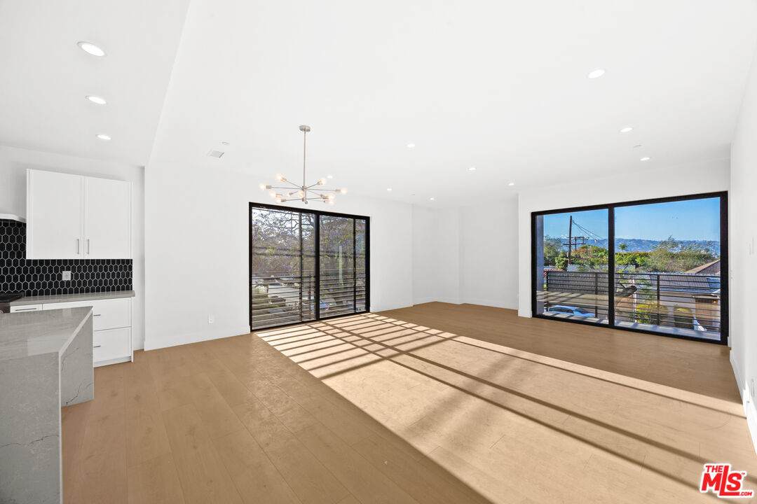 8902 Sawyer St - Photo 1