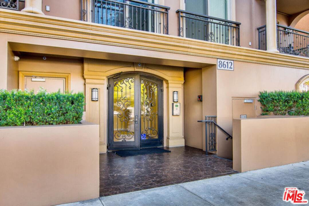 8612 Burton Way - Photo 1