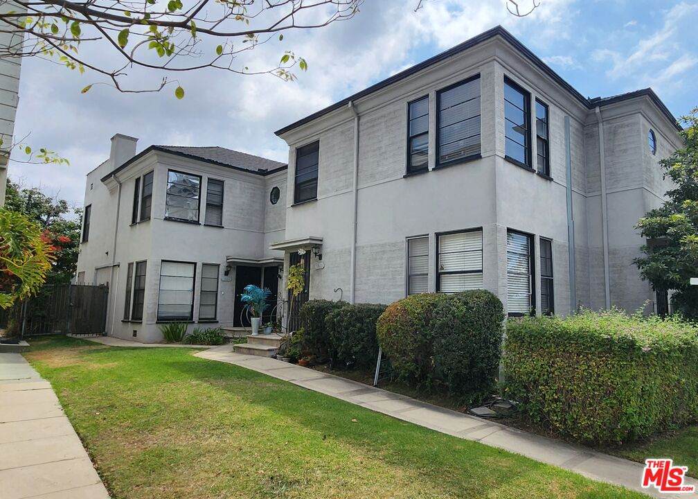 1338 Dunsmuir Ave - Photo 1