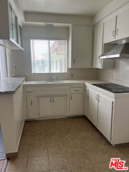 620 Edgewood St - Photo 1