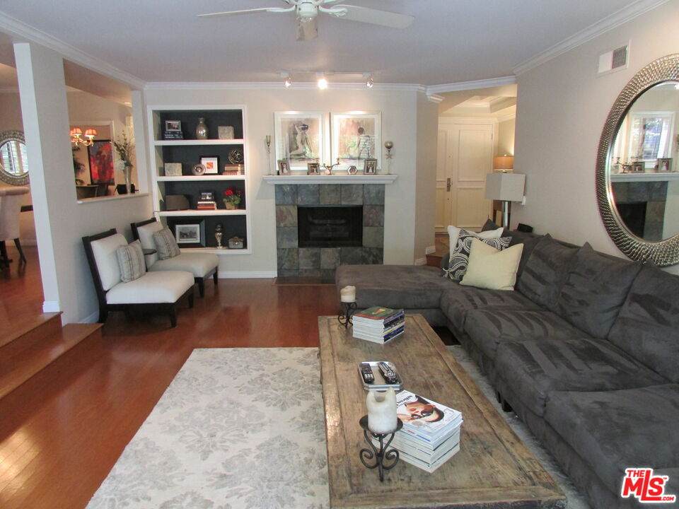 1550 Greenfield Ave - Photo 1