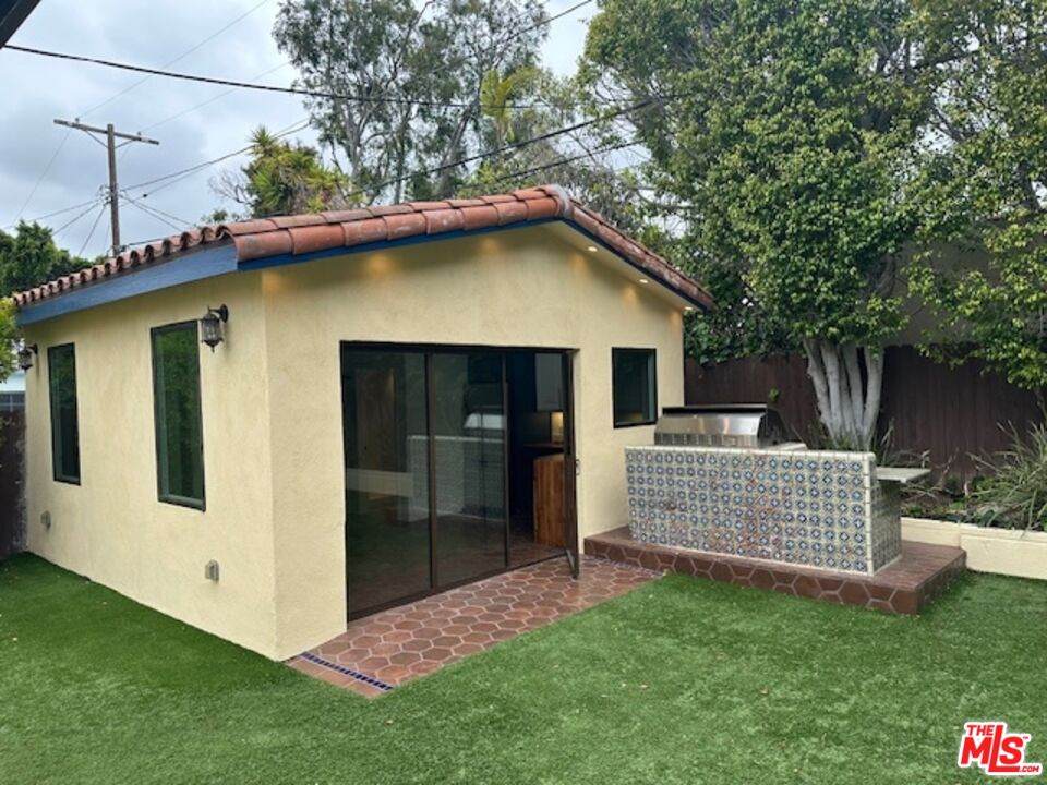 10589 Holman Av - Photo 1