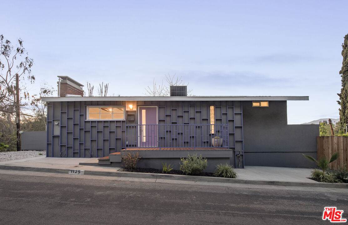 1125 Oban Dr - Photo 1