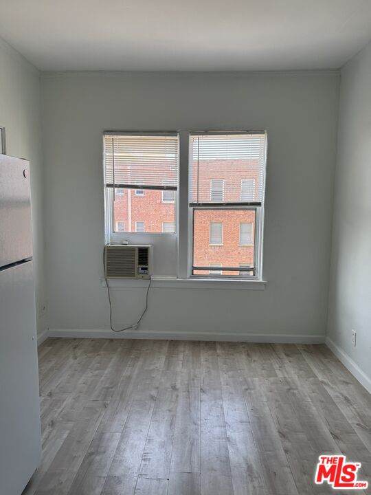 920 Hobart Blvd - Photo 1