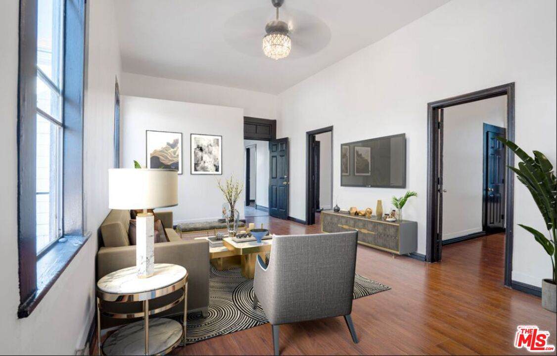 955 Ardmore Ave - Photo 1
