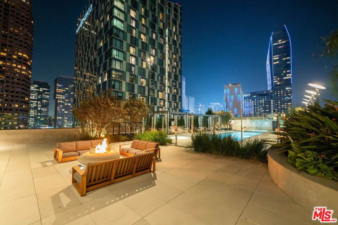 889 Francisco St - Photo 1