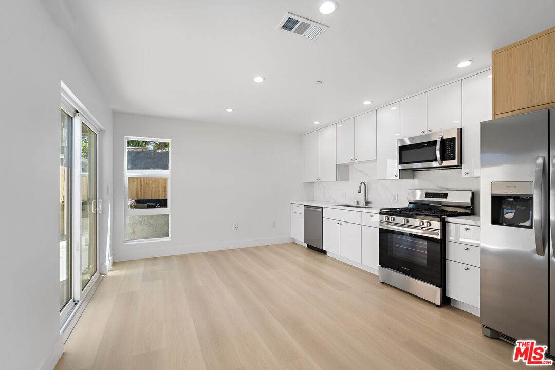 10965 Calvert - Photo 1