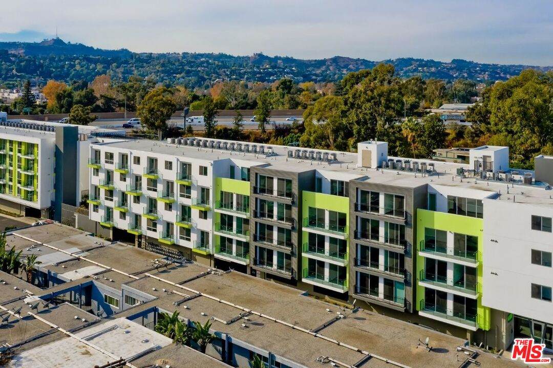 11036 Moorpark St - Photo 1