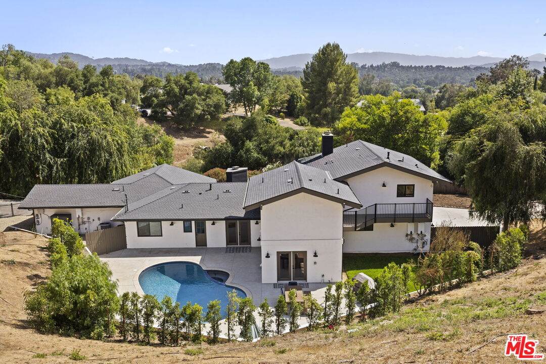 1131 Rancho Dr - Photo 1