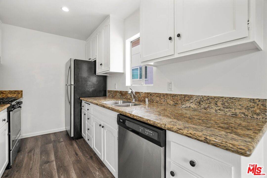 11930 Mayfield Ave - Photo 1