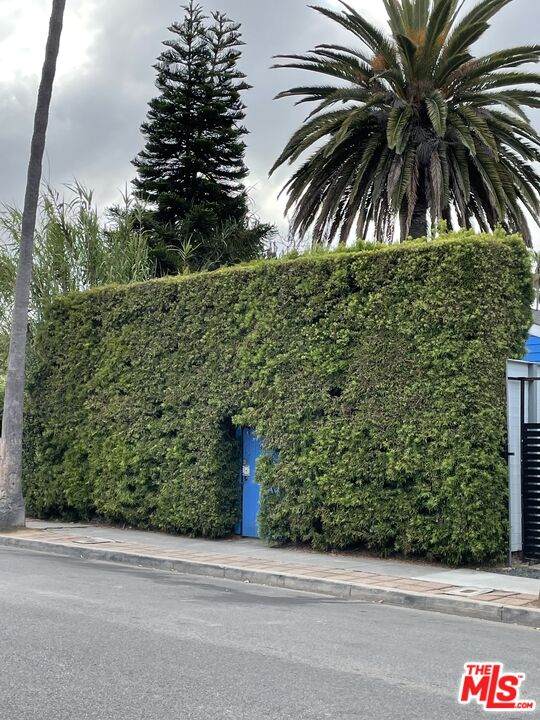926 California Ave - Photo 1