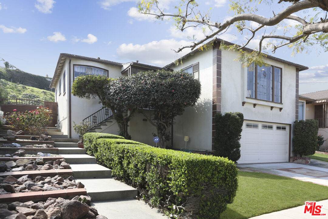 2504 101ST St - Photo 1
