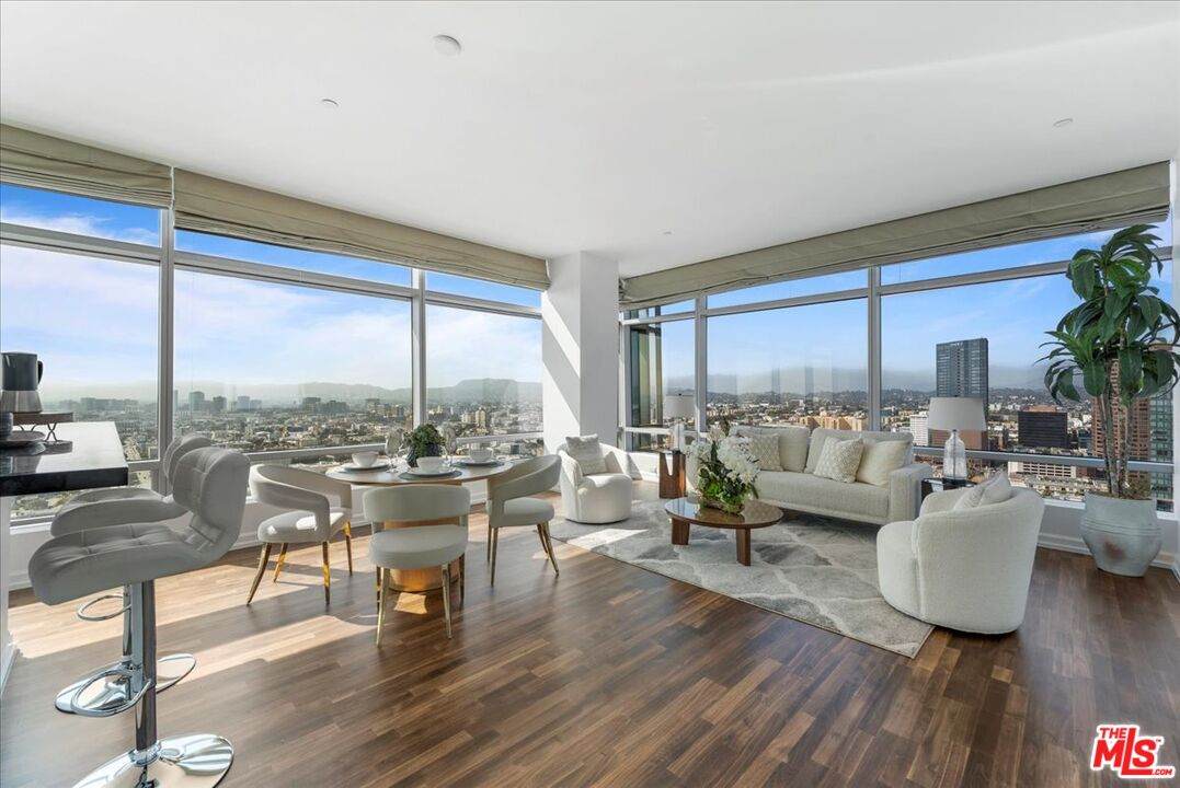 900 Olympic Blvd - Photo 1