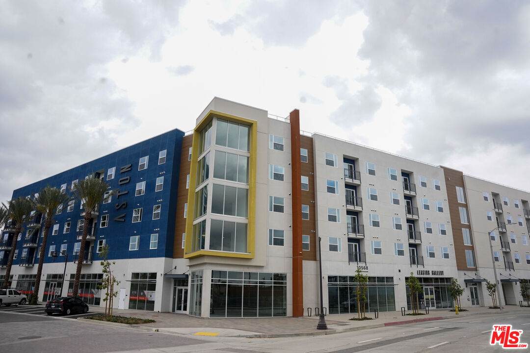 10568 Promenade Gateway - Photo 1