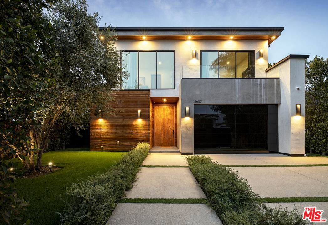 14657 Addison St - Photo 1