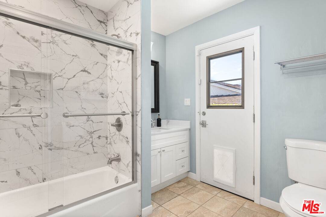5124 Corning Ave - Photo 1